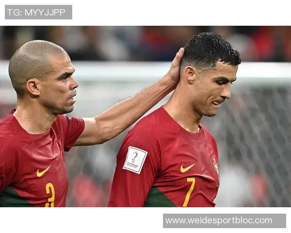 佩佩回忆初见C罗时光:17岁少年训练后啃苹果健身的故事 佩佩回忆初见C罗时光:17岁少年训练后啃苹果健身的故事