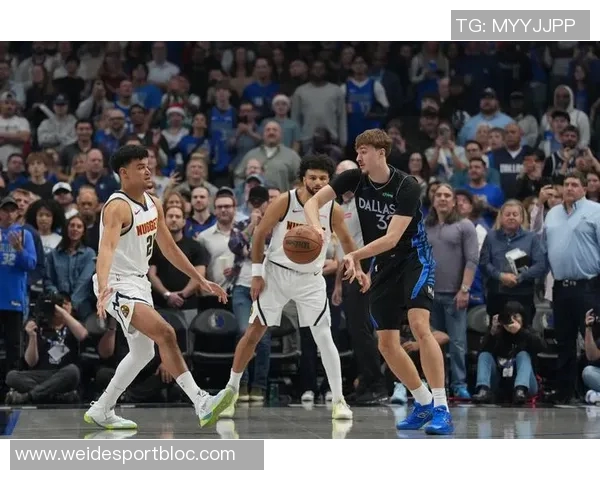 弗拉格激情四溢瞬间爆发隔扣琼斯并向约基奇挥拳庆祝全场沸腾 弗拉格激情四溢瞬间爆发隔扣琼斯并向约基奇挥拳庆祝全场沸腾