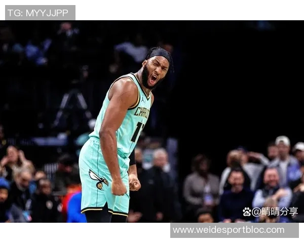 乔治在攻防战中表现出色15投7中三分球命中率高达33贡献20分5篮板5助攻