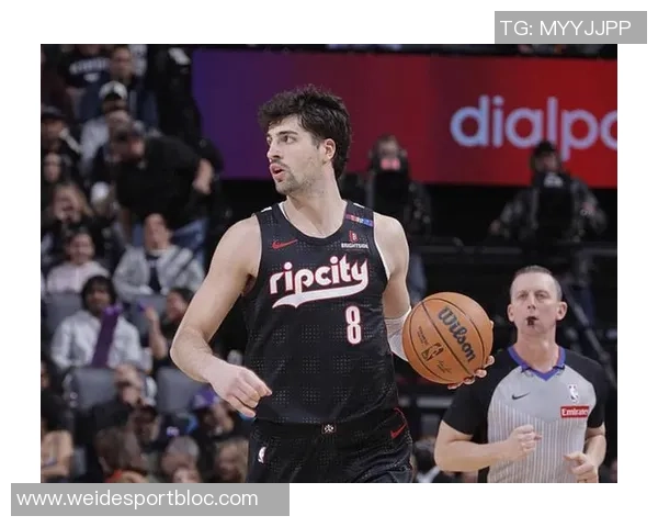 阿夫迪亚表现平平15投仅5中贡献16分7板6助攻防守端也有亮眼表现