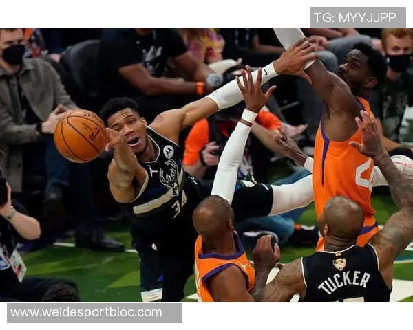 字母哥荣膺五大荣誉成就欧锦赛季军总冠军NBA杯双料MVP与DPOY三兄弟同队共创辉煌