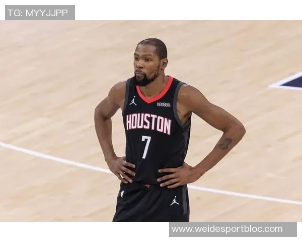 杜兰特本赛季出手次数创生涯新低球场表现引发关注与讨论