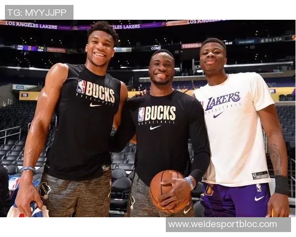 字母哥社交媒体大清理只留家人和荣誉科比生日祝福成唯一例外